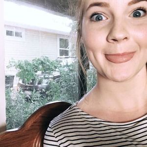 Meet your Posher, Hannah